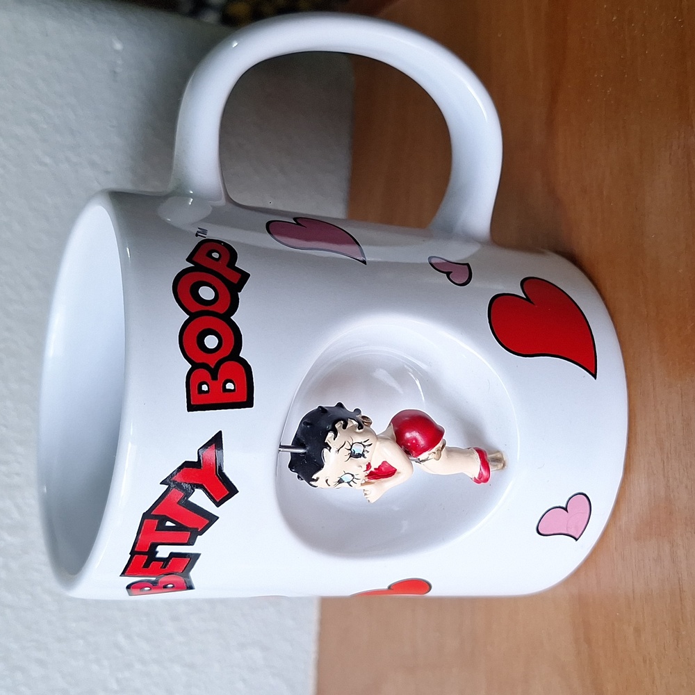 RARE Betty Boop vintage kitschy heart print mug